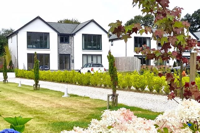 St. Austell PL26 5 bed detached house for sale