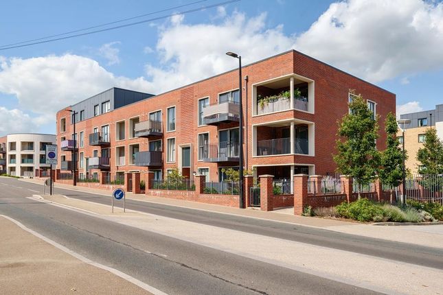 High Wycombe,  Buckinghamshire,  HP11 2 bed flat for sale
