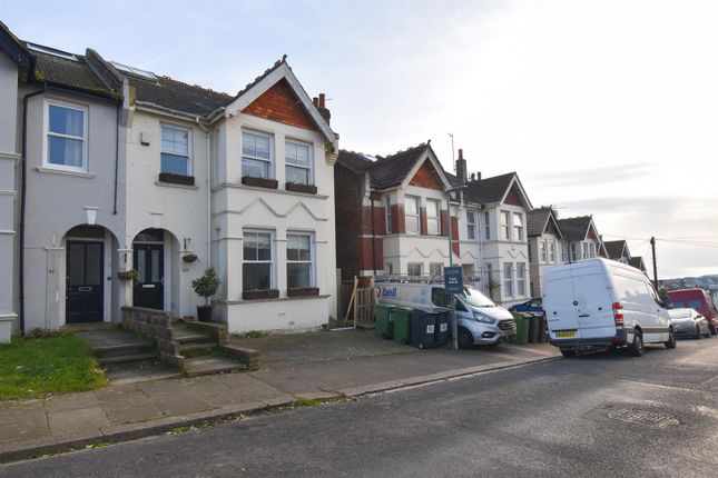 5 bedroom semi-detached house for sale