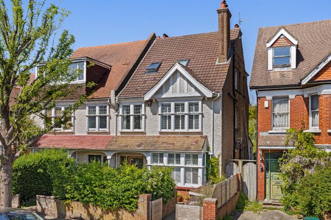 6 bedroom semi-detached house for sale