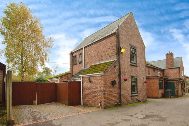 High Park Cottages, Nottingham NG16 4 bed end of terrace house for sale