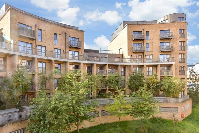 Cabot Close, Croydon, Surrey 1 bed ground floor flat for sale