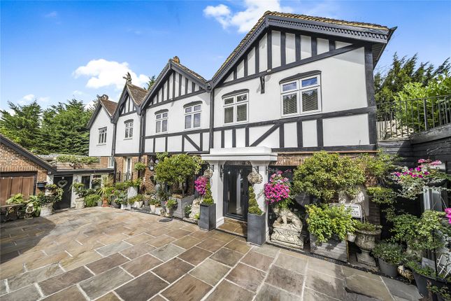 8 bedroom detached house for sale