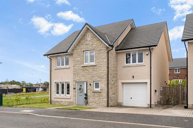 4 bed detached house