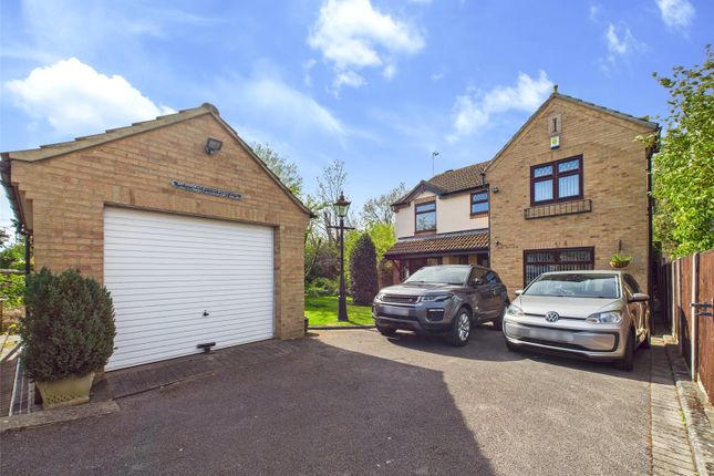 Bristol Road, Quedgeley, Gloucester, GL2 5 bed detached house for sale