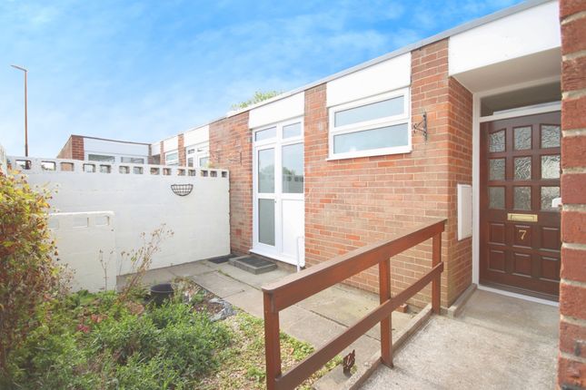 2 bedroom terraced bungalow for sale