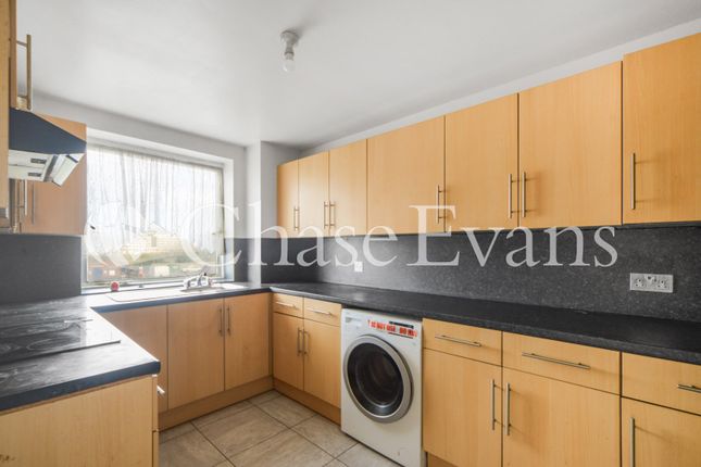 Galleons Lock, Royal Docks, London, E16 2 bed flat for sale