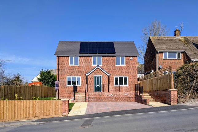 Woods Orchard Road, Gloucester GL4 3 bed detached house for sale