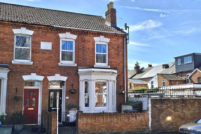 3 bed end terrace house