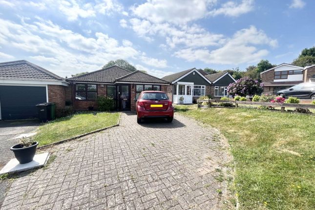 Woods Lane, Brierley Hill DY5 3 bed terraced bungalow for sale