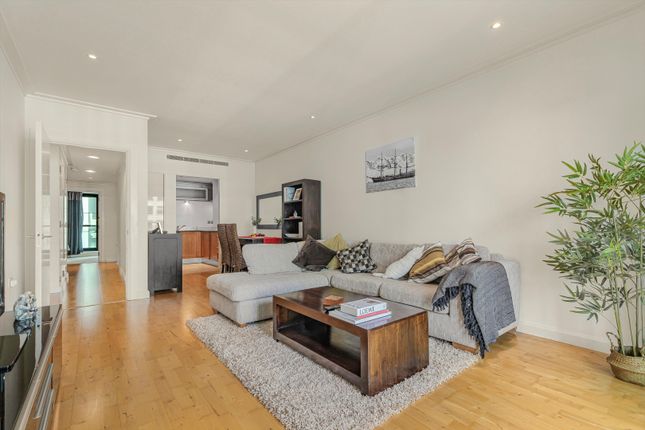 Discovery Dock Apartments East... 2 bed apartment for sale