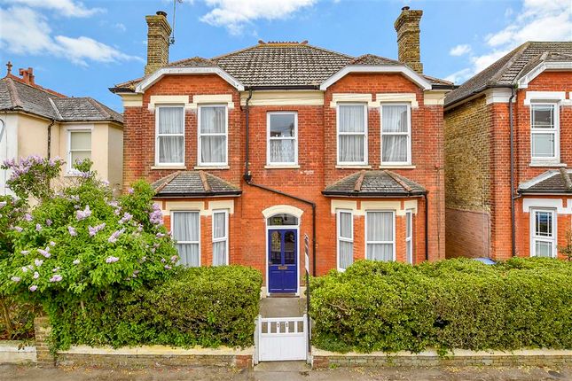4 bed detached house