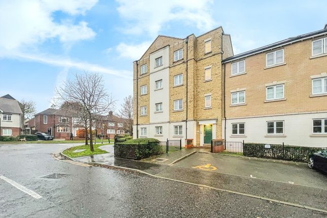 Axial Drive, Colchester, CO4 2 bed flat for sale