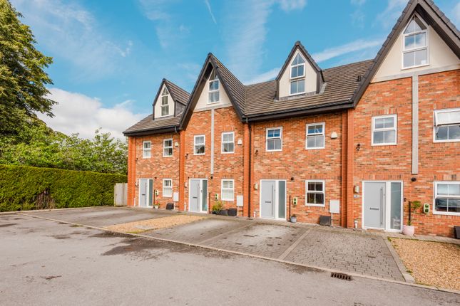 3 bedroom town house for sale