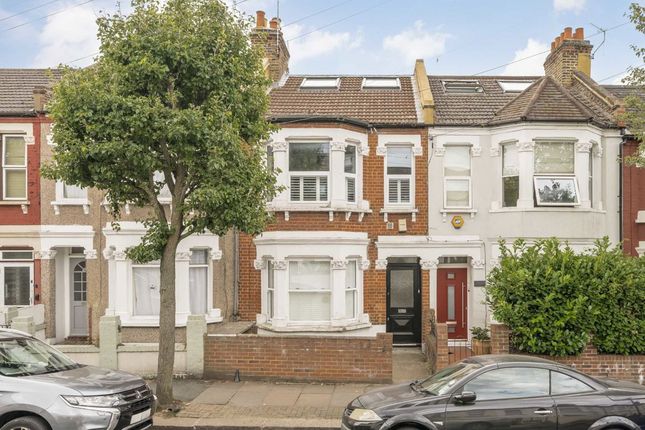 Letchworth Street, London SW17 3 bed flat for sale