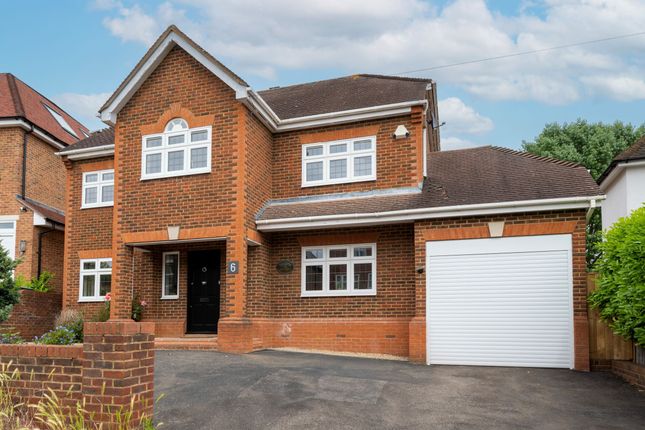 6 Warren Close, Esher KT10 5 bed detached house for sale