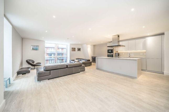 Gaumont Place, London SW2 3 bed flat for sale