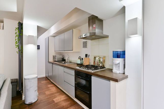 Cromwell Road, Wimbledon, London, SW19 3 bed flat for sale