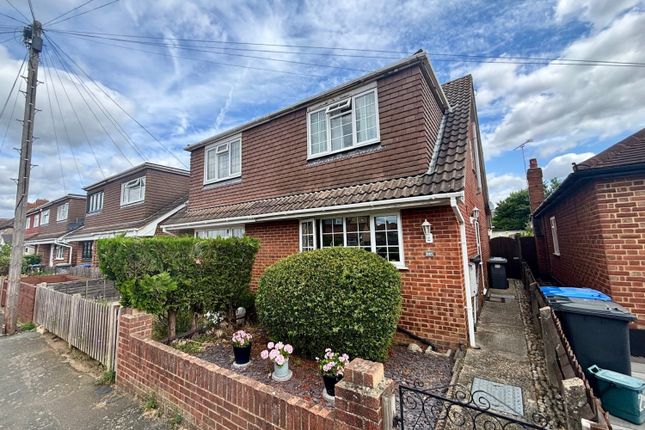 South Avenue, Egham, Surrey, TW20 3 bed semi