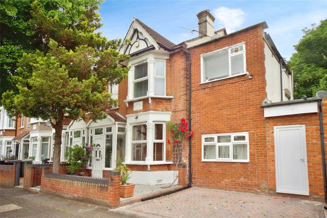 6 bedroom end of terrace house for sale