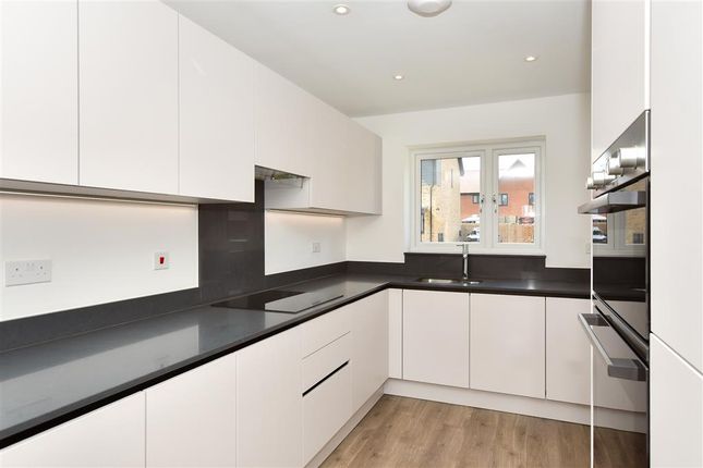 3 bed semi-detached house