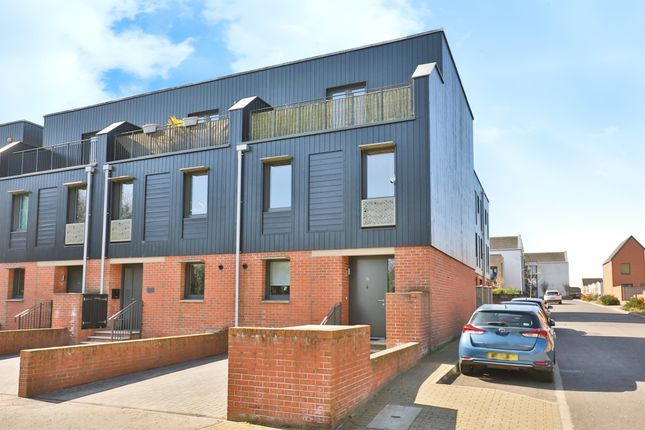3 bed town house