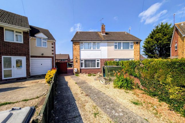 Holmwood Close, Gloucester GL4 3 bed semi