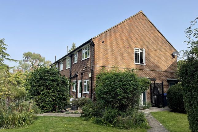 Ashtead 2 bed maisonette for sale