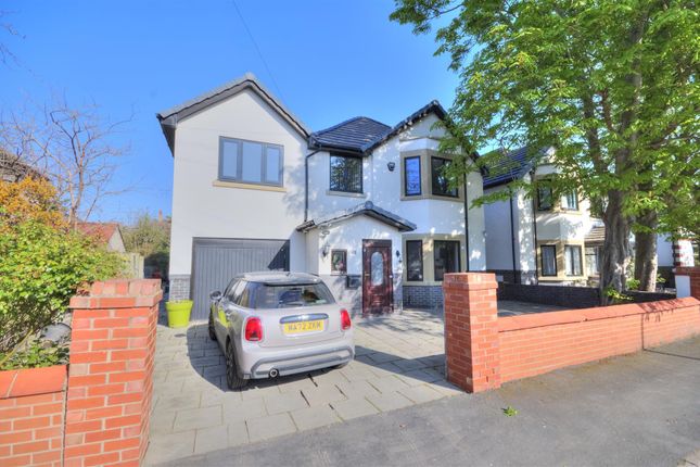 6 bedroom detached house for sale