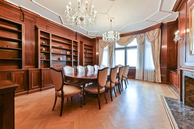 Kensington Road, Kensington, London, W8 6 bed flat for sale