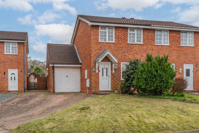 Stoneleigh Close, Oakenshaw South... 2 bed semi
