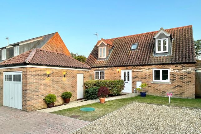 Halls Meadow Close, Methwold... 3 bed chalet for sale