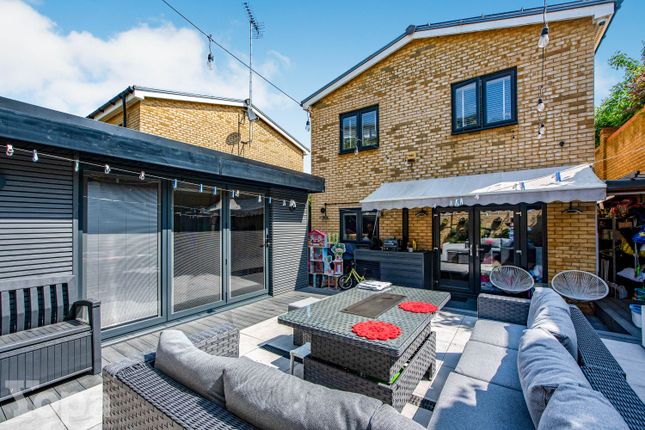 3 bed detached house
