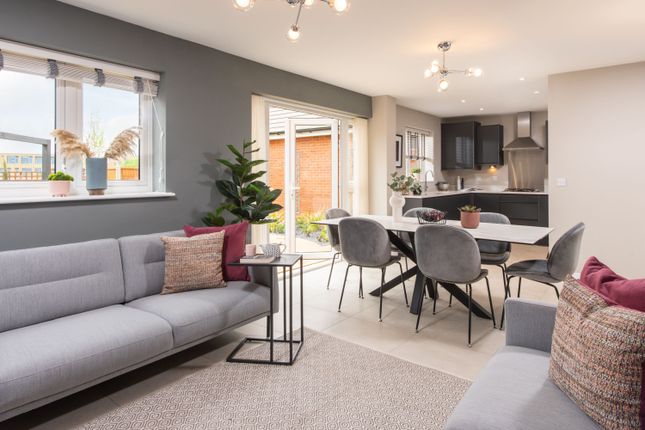 4 bed detached house