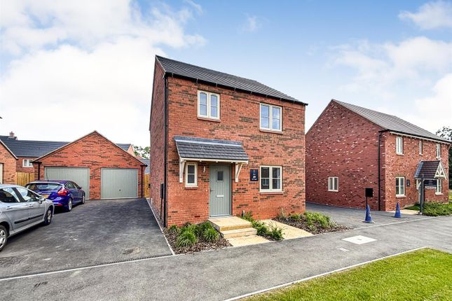Tilwick Close, Ravensden, Bedford 3 bed detached house for sale