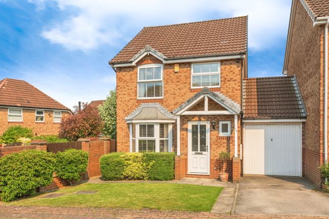 3 bed link detached house