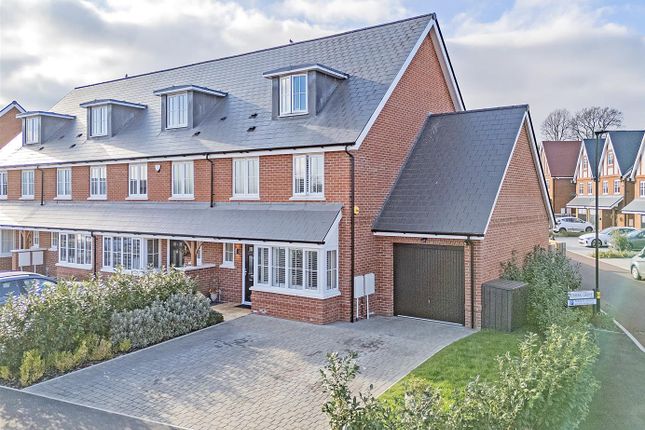 2, Scholars Avenue, Broxbourne 4 bed end of terrace house for sale
