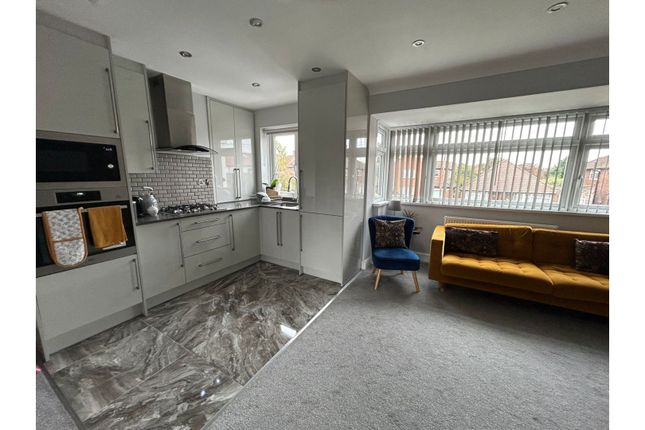 3 bed maisonette