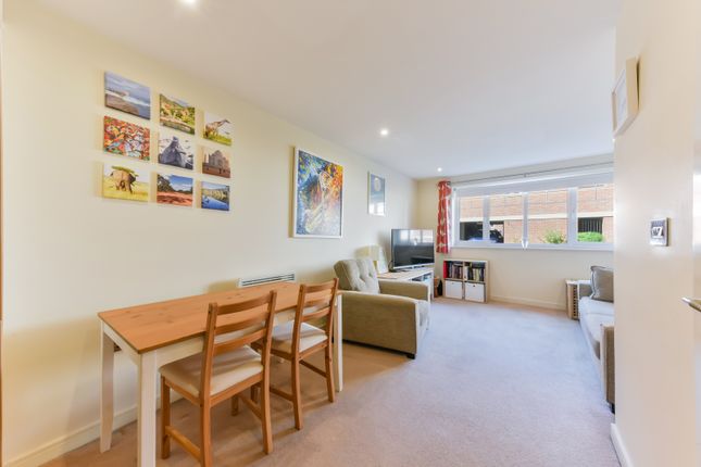 Schoolgate Drive, Morden SM4 1 bed apartment for sale