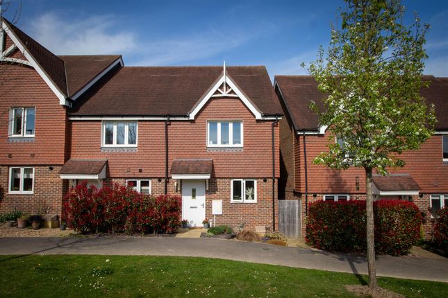 Sorrel Close, Lindfield, Haywards Heath 2 bed semi