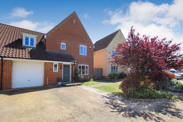 4 bedroom link detached house for sale