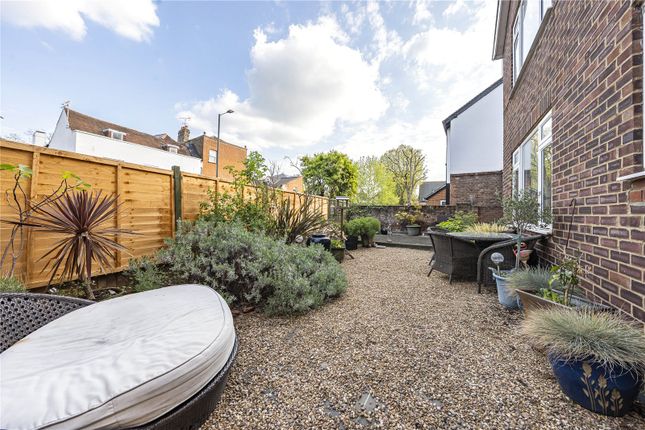 Church Street, Hampton 2 bed maisonette for sale