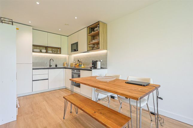 Beaufort Square, Beaufort Park... 2 bed apartment for sale