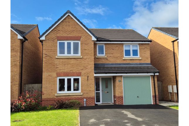 4 bed detached house