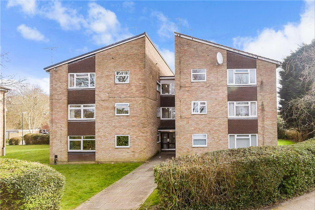 Hayling Court, Broadfield, Crawley... 2 bed flat for sale