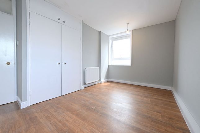 Proctor House, Avondale Square... 2 bed flat for sale