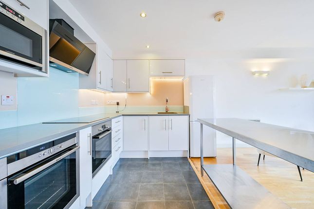 London Road, Brentford, TW8 2 bed flat for sale