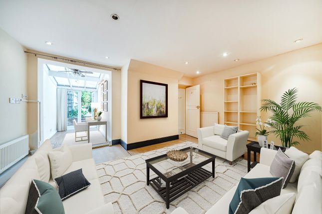 Hetley Road, Shepherd's Bush, London... 2 bed flat for sale