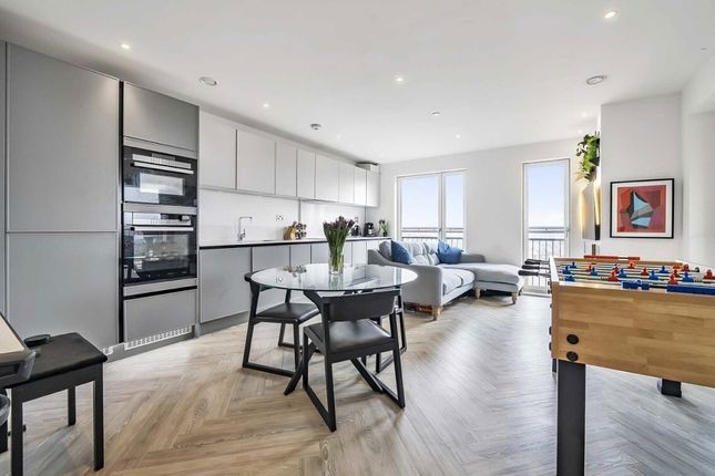 Courthouse Way, London SW18 2 bed flat for sale