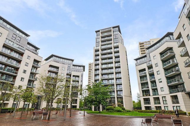 Brentford TW8 3 bed apartment for sale